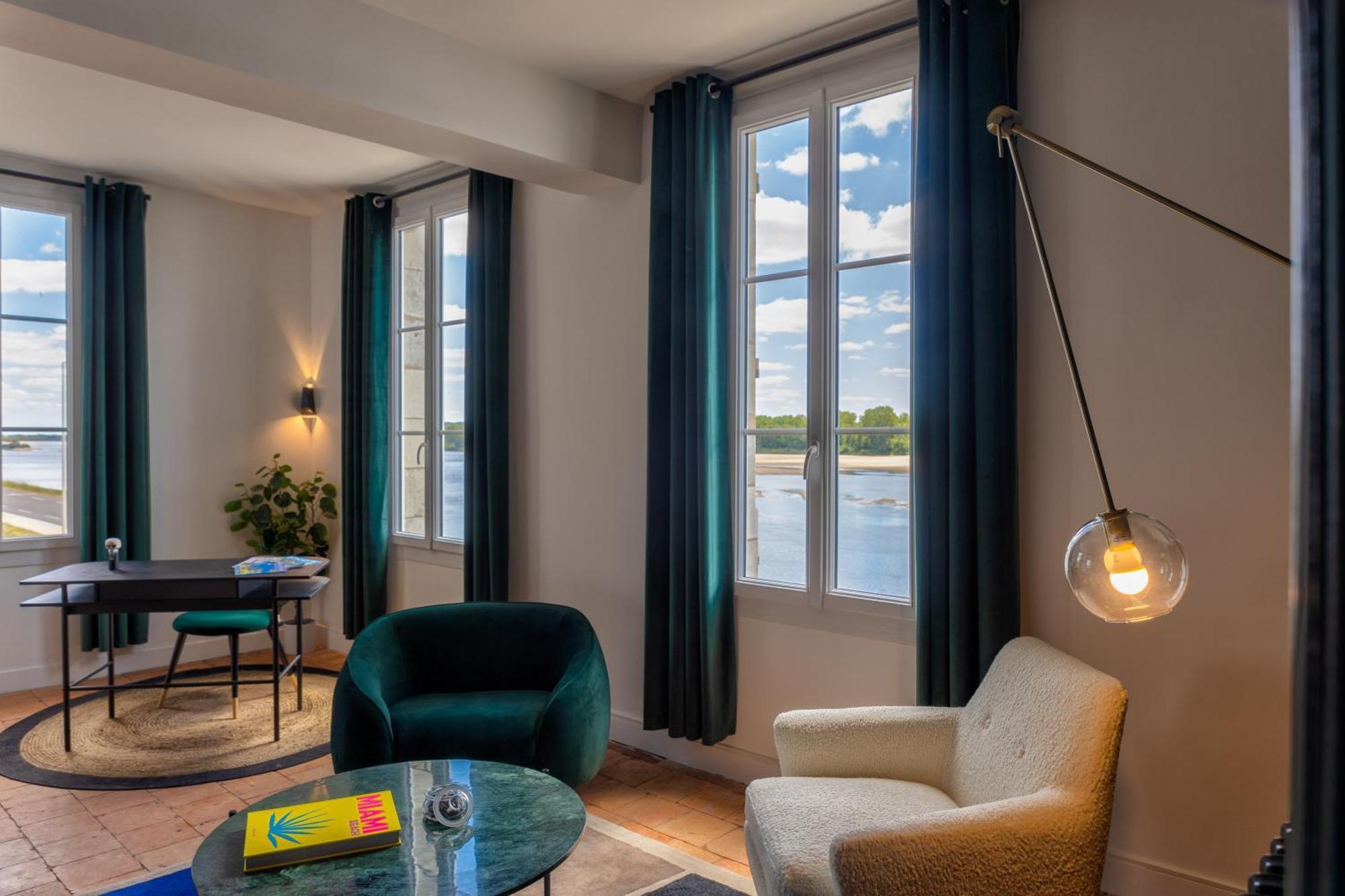 Casa Mila - Maison d'Hôtes raffinée vue sur Loire Saint-Mathurin  Extérieur photo
